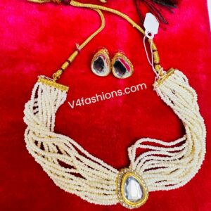 golden colour Kundan pendant choker set