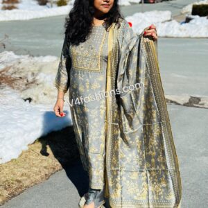 Grey muslin Silk 3 pcs kurta Set Grey muslin Silk 3 pcs kurta Set