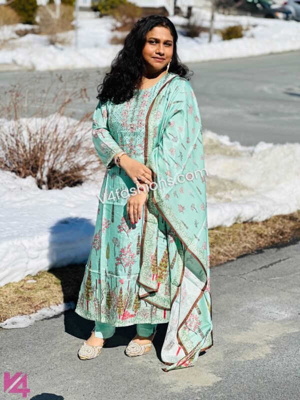 Pistachio muslin Silk 3 piece Kurta Set