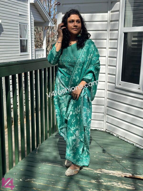 Sea green muslin Silk 3 piece Kurta Set 2